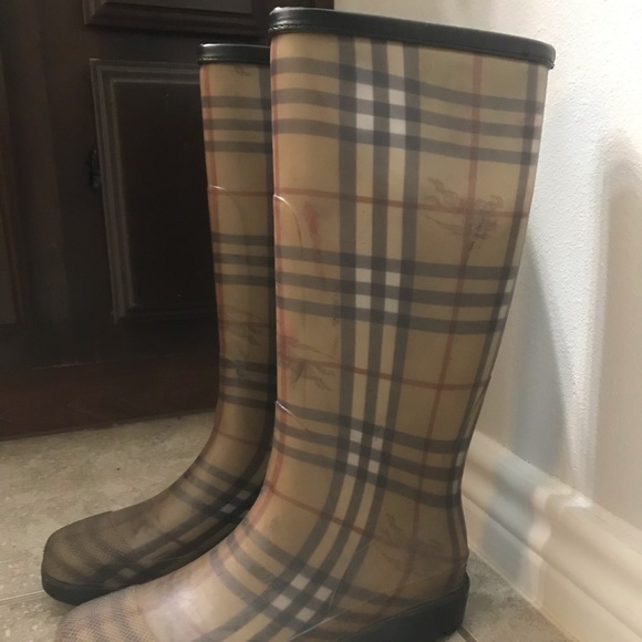 REAL BURBERRY RAIN BOOTS!! - Picture 2 of 2